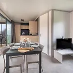 2 Adultes 4 Enfants - Piscine Et Jeux Chalet